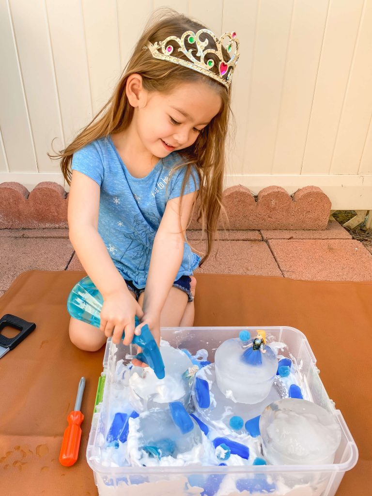 Sensory Play - Sensory Bin - Anna Elsa - Frozen Activity - Frozen Activity - STEM - Disney - tiffanieanne.com