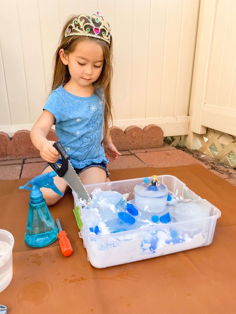 Sensory Play - Sensory Bin - Anna Elsa - Frozen Activity - Frozen Activity - STEM - Disney - tiffanieanne.com