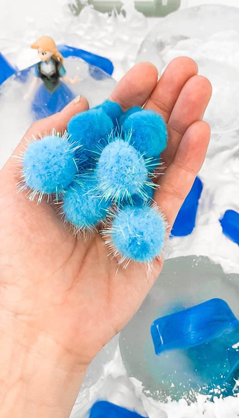 Sensory Play - Sensory Bin - Anna Elsa - Frozen Activity - Frozen Activity - STEM - Disney - tiffanieanne.com