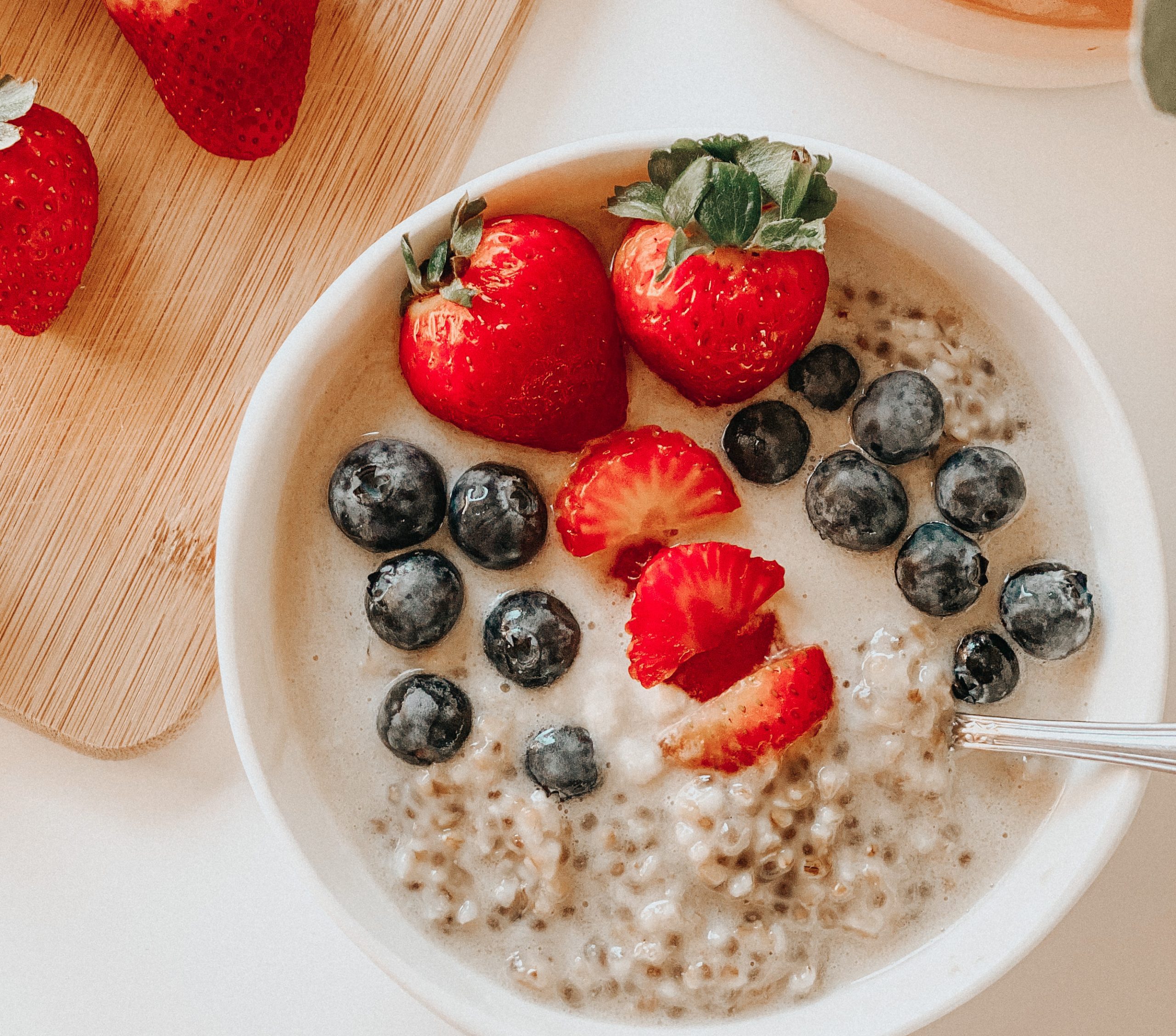Berries & Cream Oatmeal • Dairy Free + Vegan! • Best Lactation Oatmeal For  Breastfeeding Moms • Tiffanie Anne Blog