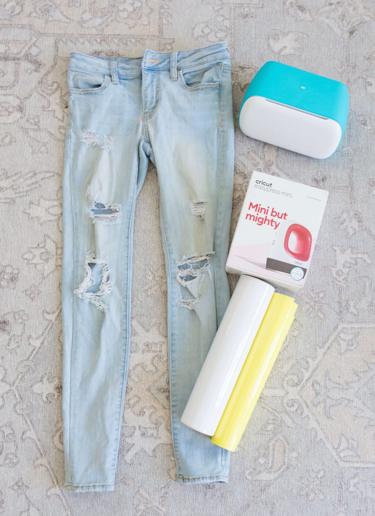 Create Amazing Upcycled Clothes with A Cricut: Jeans Makeover